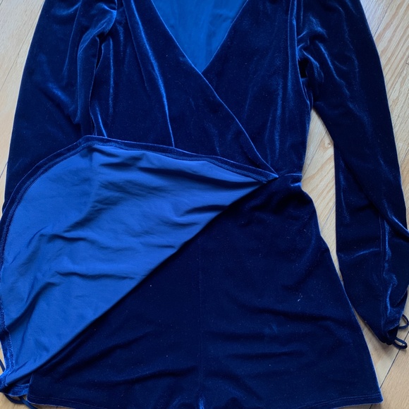 Urban Outfitters Brooklyn Navy Blue Velvet Romper Playsuit - Size S - Picture 4 of 7